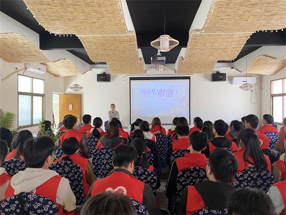 緬懷沈氏三賢 弘揚(yáng)勤廉家風(fēng)|安康市中心血站聯(lián)合安康學(xué)院團(tuán)委開展愛國主義教育活動